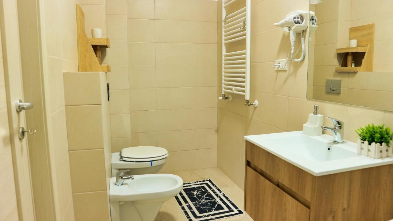 Cozy Flowers Studio - Fast Wi-Fi & Washer-Dryer 布拉索夫 外观 照片